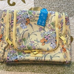 Vera Bradley Reactive Hanging Organizer in Sunlit Garden